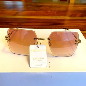 NWT fashion sunglasses gold frame brown lenses